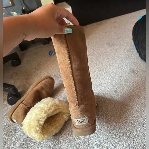 Big kids uggs! - Picture 7 of 8